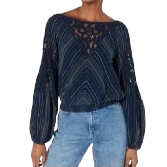 Free People Tops - FREE PEOPLE  Lace Balloon Sleeves Blouse Top Size Medium